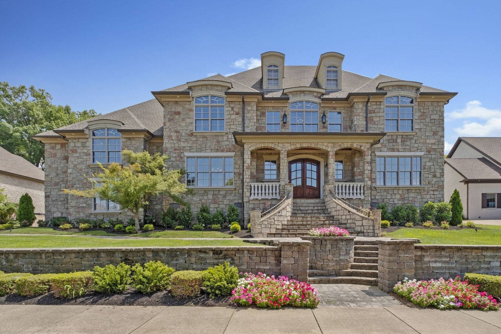 Property Photo: 201 Higginson Pl S TN 37066