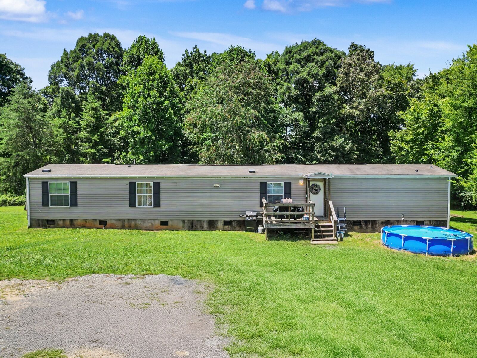 Property Photo: 330 Oak Leaf Cir TN 37804