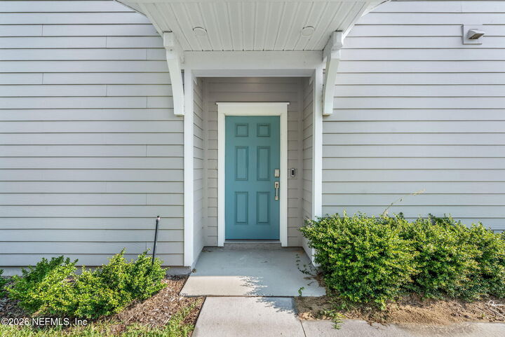 Property Photo: 1672 Garden Grove Court FL 32211