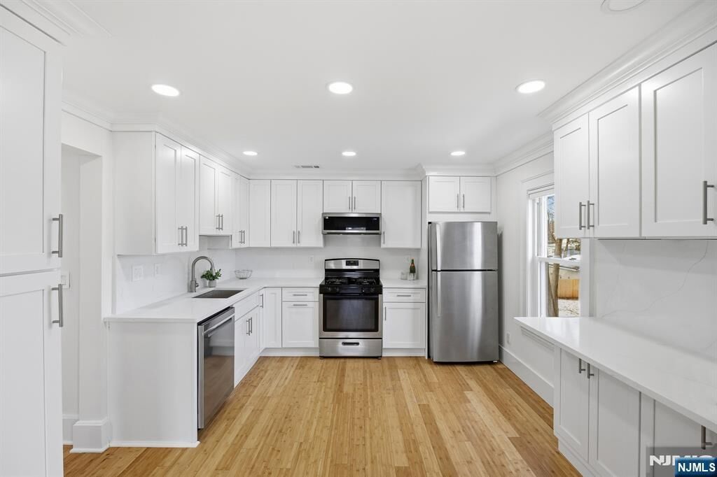 Property Photo:  136 7th Avenue 2nd Fl  NJ 07675 