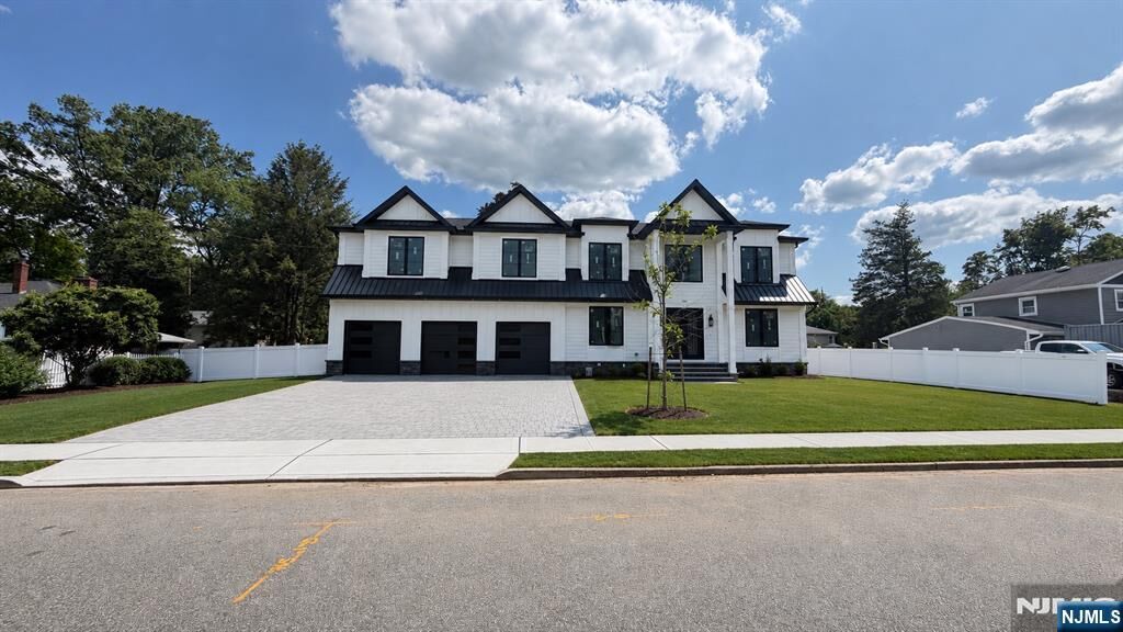 Property Photo:  292 Georgian Drive  NJ 07652 