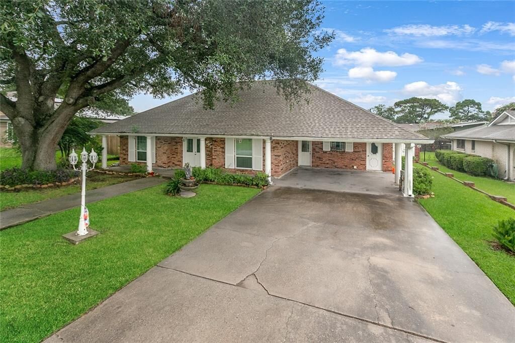 Property Photo: 527 Avenue K Avenue LA 70072