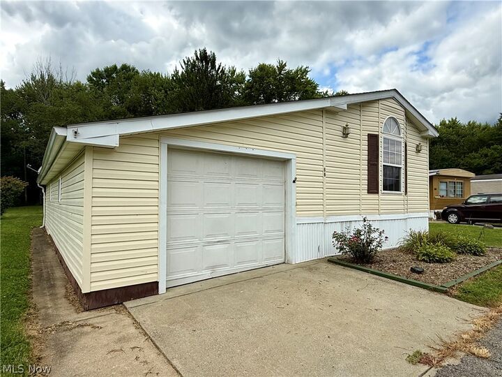 Property Photo:  68 Stoneybrook Drive  OH 44425 