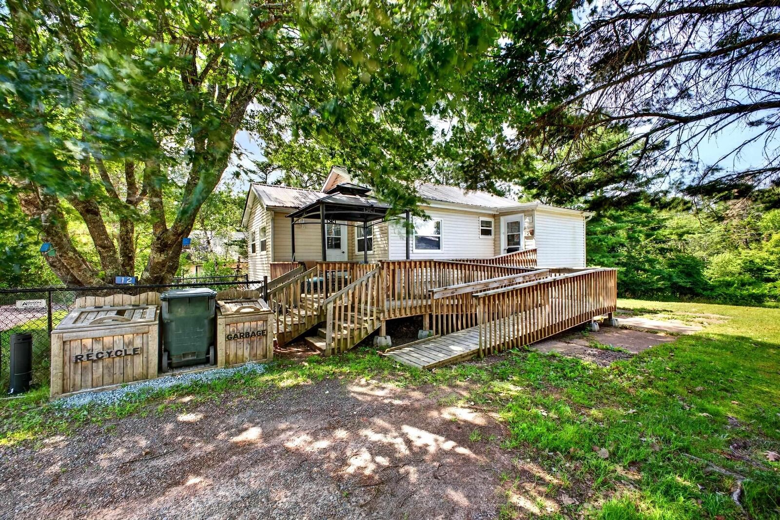 Property Photo:  12 Highland Avenue  NS B0N 1C0 