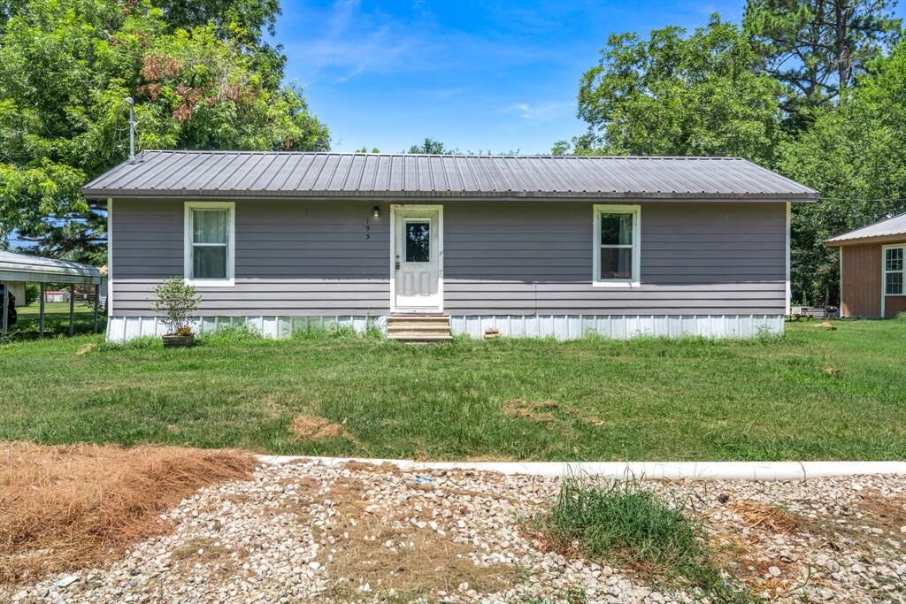Property Photo:  195 N Wood Street  TX 75440 