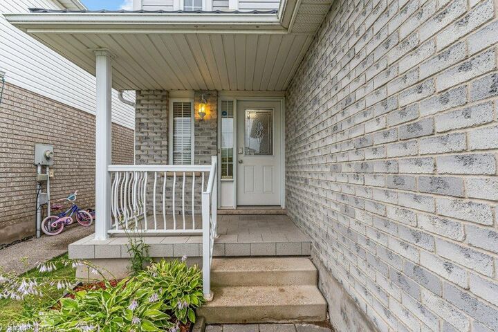 Property Photo:  268 Gatehouse Drive  ON N1P 1E6 