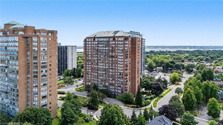 Property Photo:  1270 Maple Crossing Boulevard 204  ON L7S 2J3 