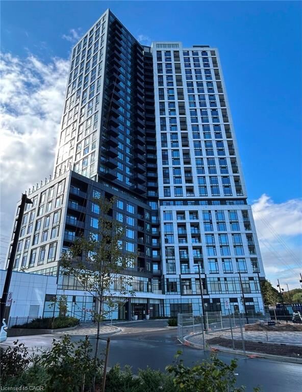 Property Photo:  2495 Eglinton Avenue W 716  ON L5M 2T2 