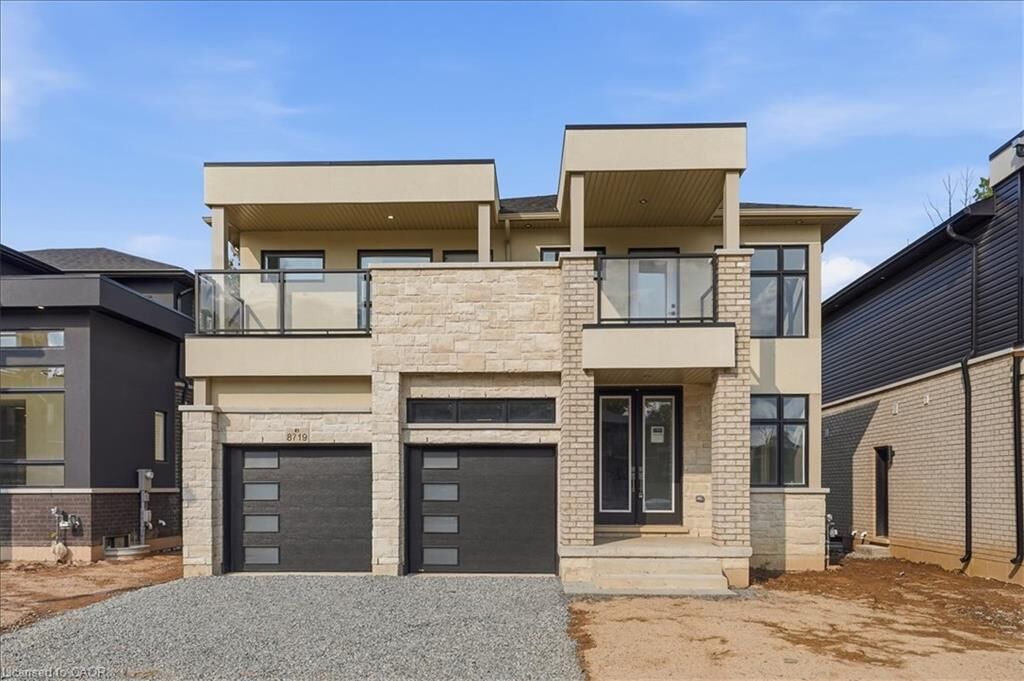 Property Photo:  8719 Harlyn Common  ON L2G 0E4 