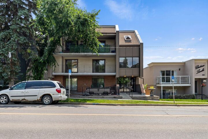 1607 26 Avenue SW 4 — photo 1