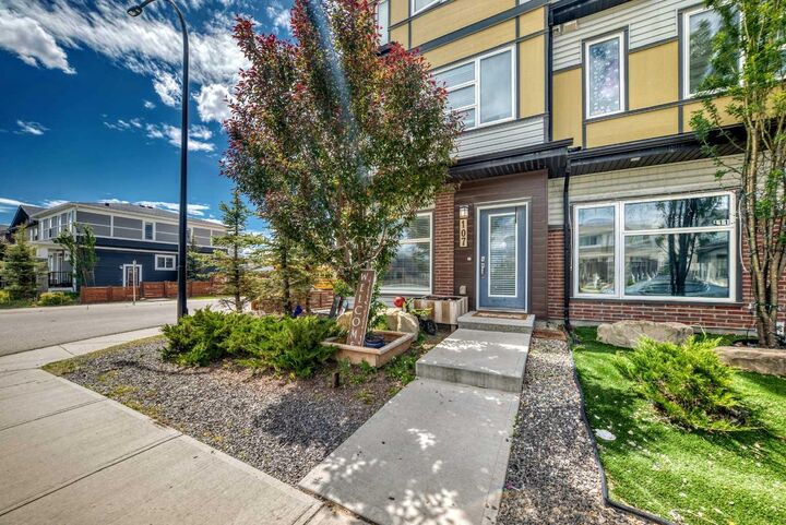 Property Photo: 107 Lucas Boulevard NW AB T3P 1H8