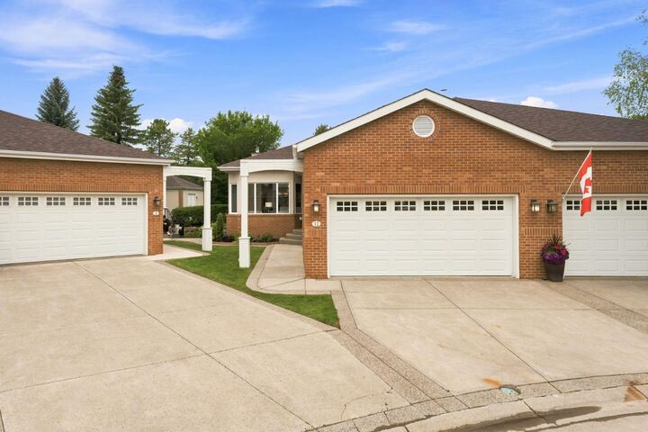 12 Prominence Point SW — photo 1