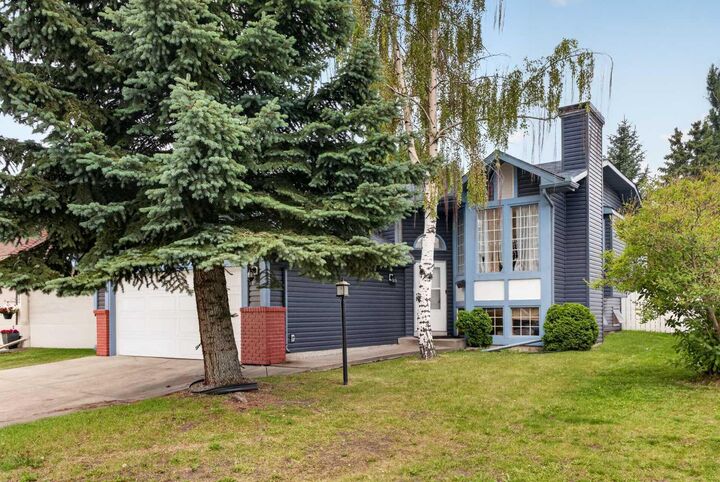 Property Photo:  403 Shawinigan Drive SW  AB T2Y 3A2 