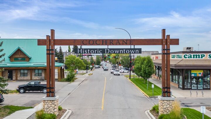 Property Photo: 146 Sunset Road AB T4C 0Z9