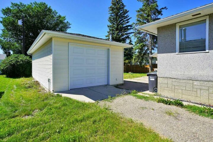 Property Photo:  6014 56 Avenue  AB T4N 4R4 