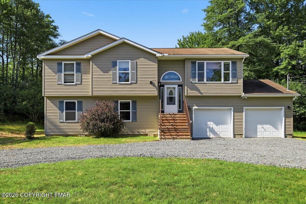 Property Photo:  612 Minsi Trail E  PA 18334 