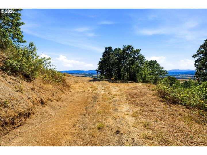 Property Photo:  21395 SW Summit Dr  OR 97378 
