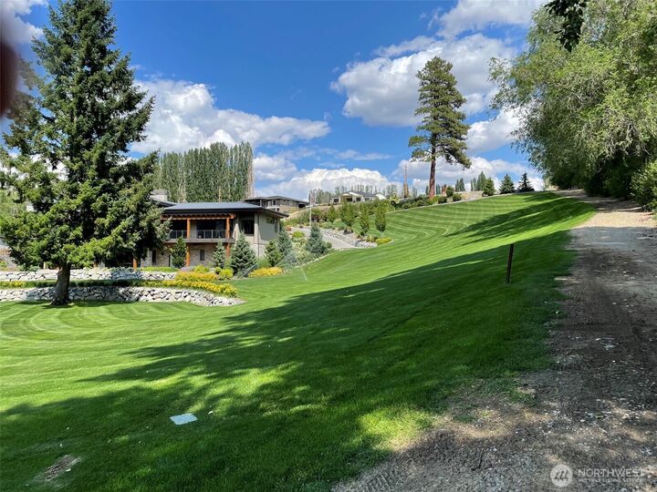 Property Photo: 11 Alcazar Lane WA 98843