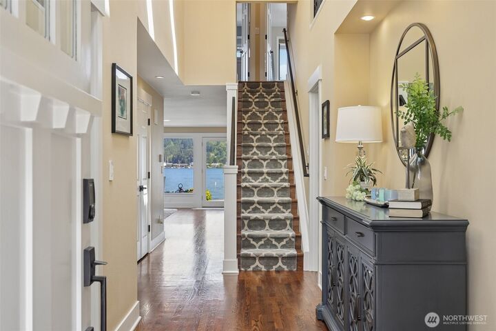 Property Photo: 18846 SE 42nd Street WA 98027