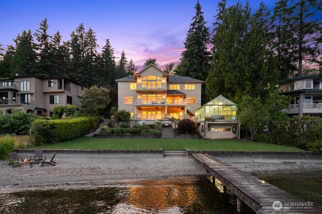 Property Photo:  454 W Lake Sammamish Parkway NE  WA 98008 
