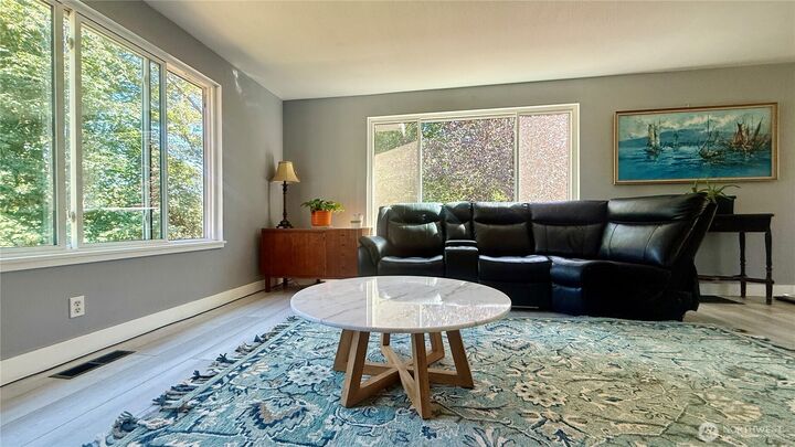 Property Photo:  22045  Peter Grubb Road SE  WA 98058 