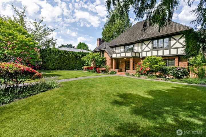 Property Photo:  6573 NE  Windermere Road  WA 98105 