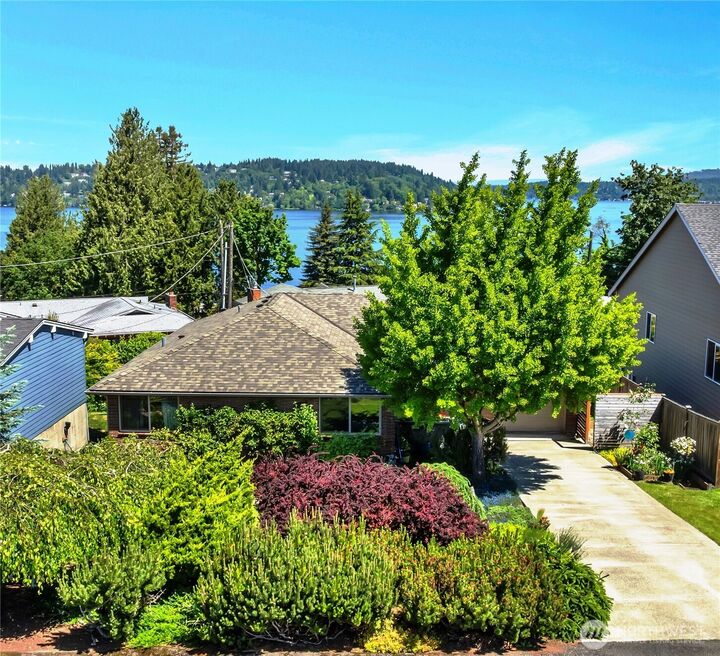 Property Photo:  7528 S Laurel Street  WA 98178 