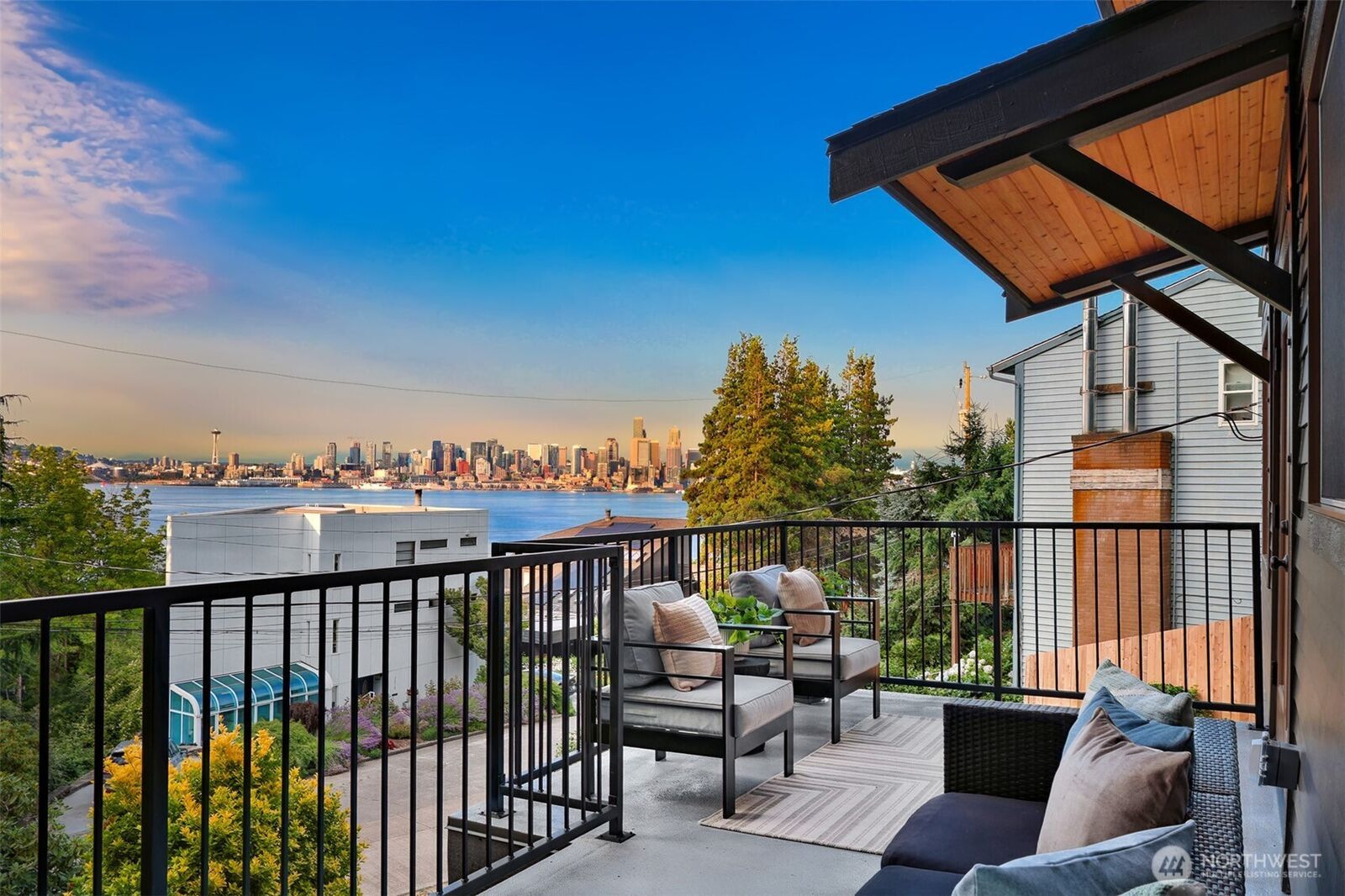 Property Photo:  4011 SW Massachusetts Street  WA 98116 
