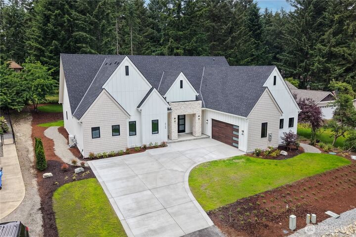 Property Photo:  6709  254th Street E  WA 98338 
