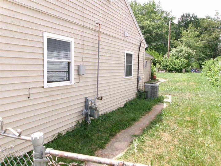 Property Photo:  428 SW 17th Street  IN 47374 
