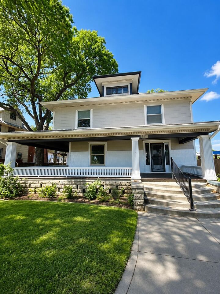 Property Photo:  711 N Topeka Ave  KS 67214-3616 