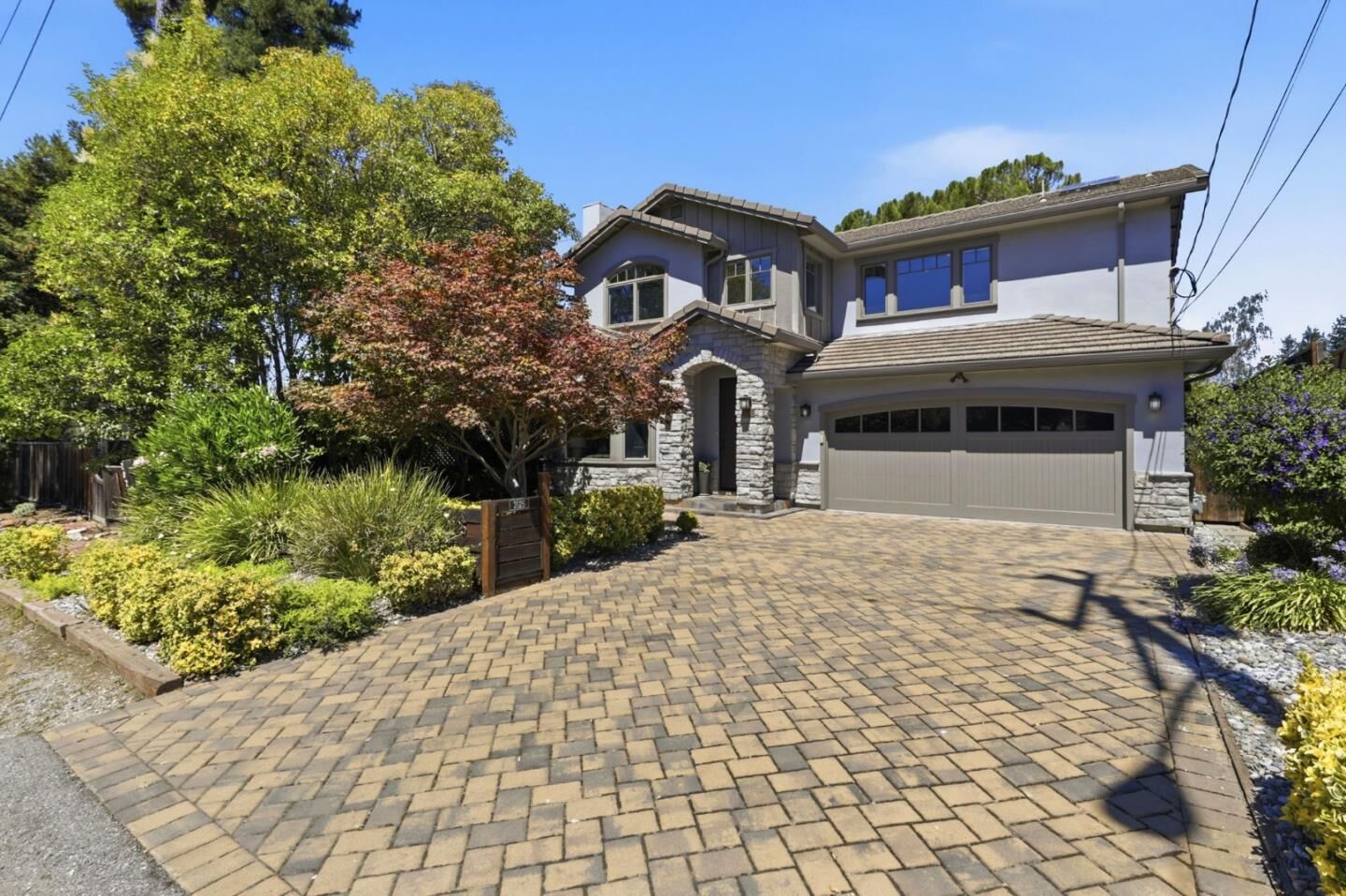 Property Photo: 2025 Santa Cruz Avenue CA 94025