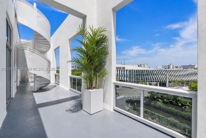 Property Photo: 2001 Meridian Ave Ph-16 FL 33139