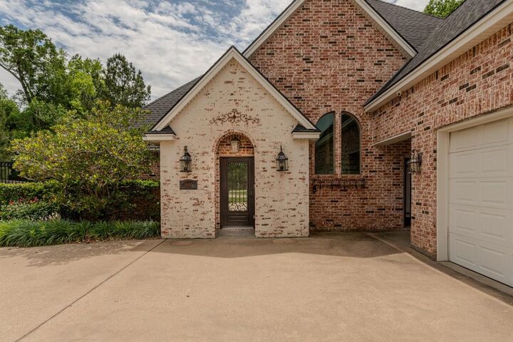 Property Photo:  5650 Lexington Circle  TX 77657 