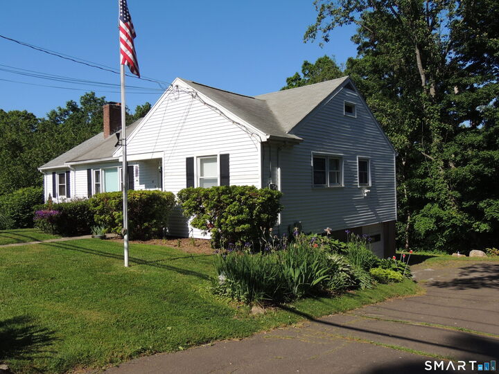 Property Photo:  87 Hotchkiss Grove Road  CT 06405 