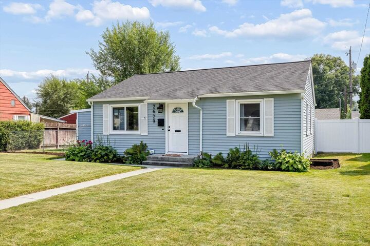 Property Photo:  2629 W Crown Ave  WA 99205 