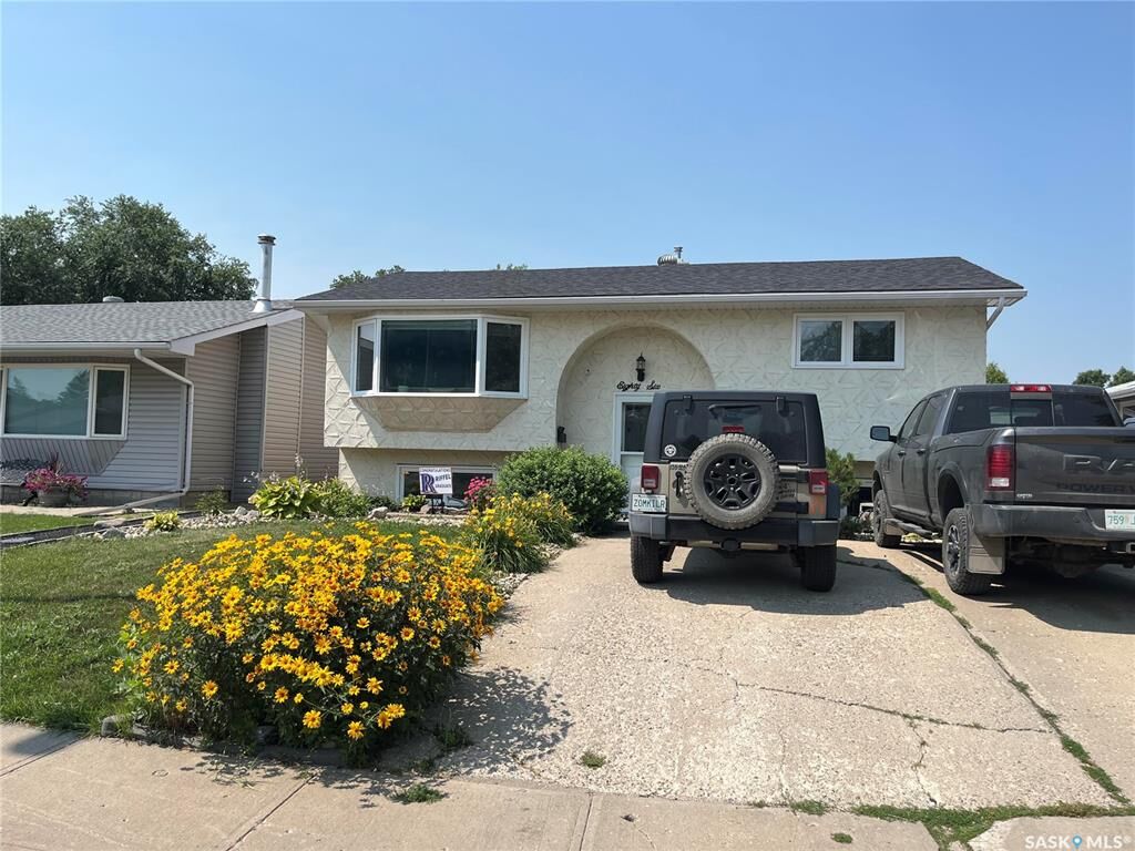 Property Photo:  86 Straub Crescent  SK S4T 6S6 