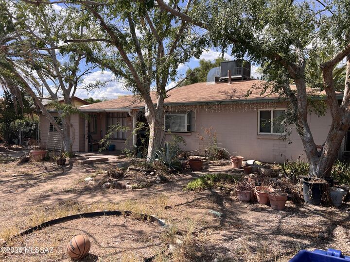 Property Photo:  618 W Calle Castile  AZ 85756 