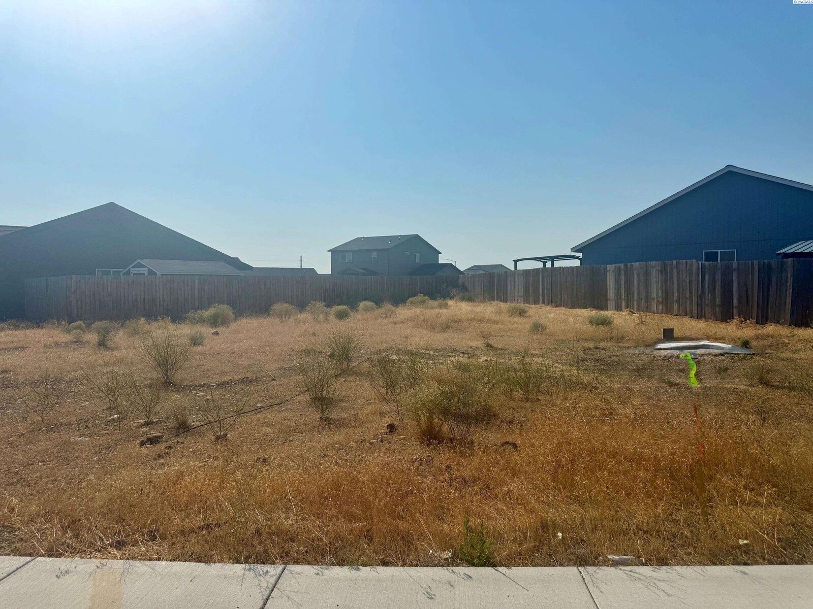 Property Photo:  28 Parkside Pl  WA 98823 