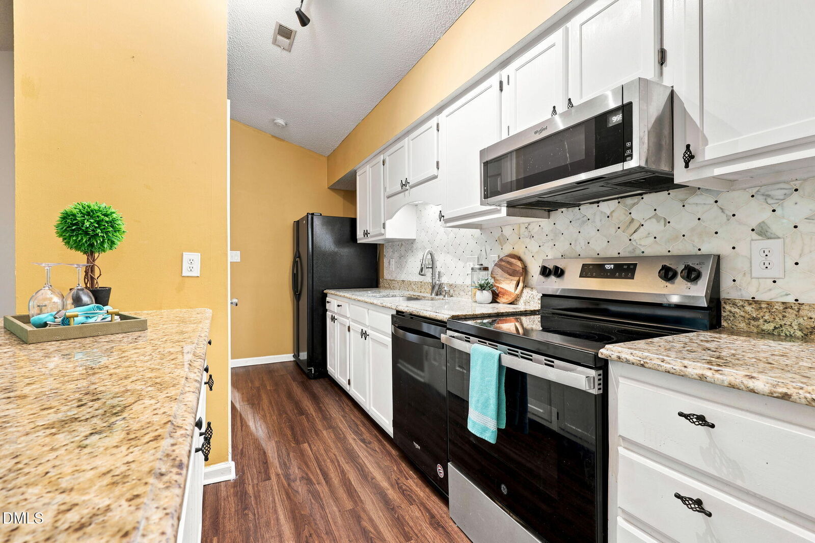 Property Photo:  1300 Park Glen Drive 302  NC 27610 