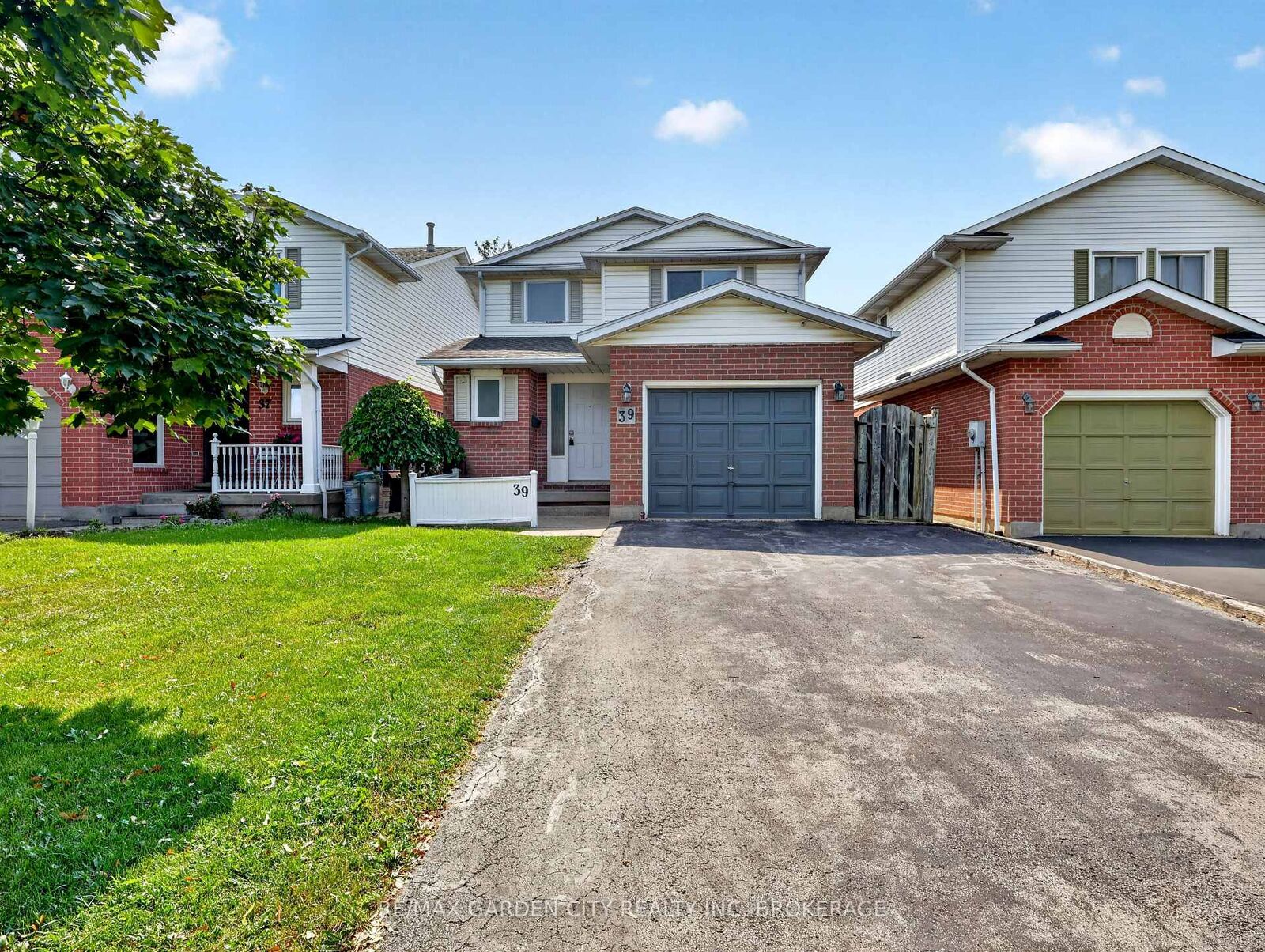 Property Photo: 39 Buchanan Crescent ON L2V 4S2