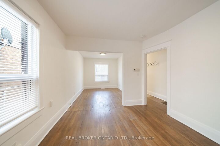 Property Photo:  542 Glebeholme Boulevard Main  ON M4C 1V4 