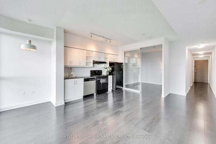 Property Photo:  160 Vanderhoof Avenue 1718  ON M4G 0B7 