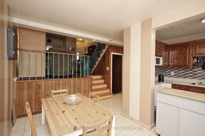 Property Photo:  3074 Merritt Avenue  ON L4T 1P2 