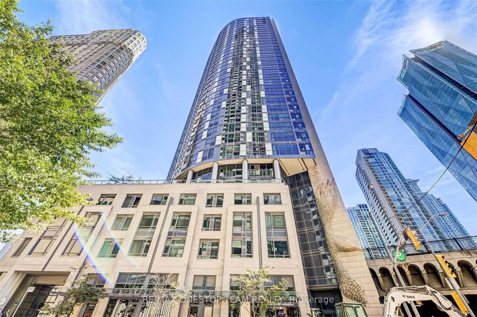 Property Photo:  1 The Esplanade N/A 2206  ON M5E 0A8 