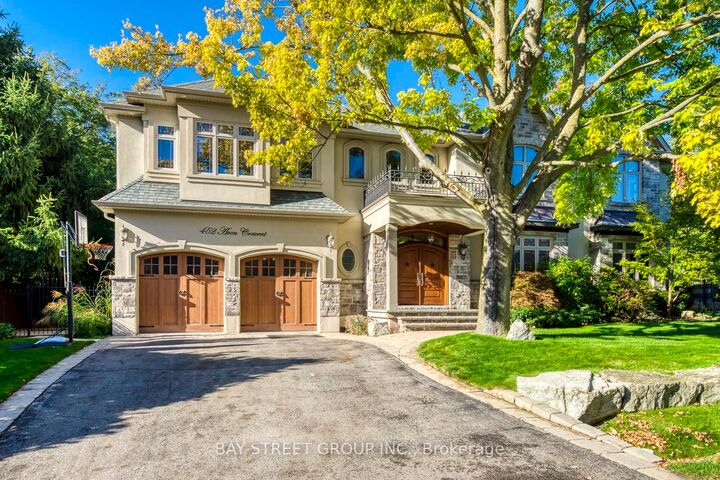 452 Avon Crescent — photo 1