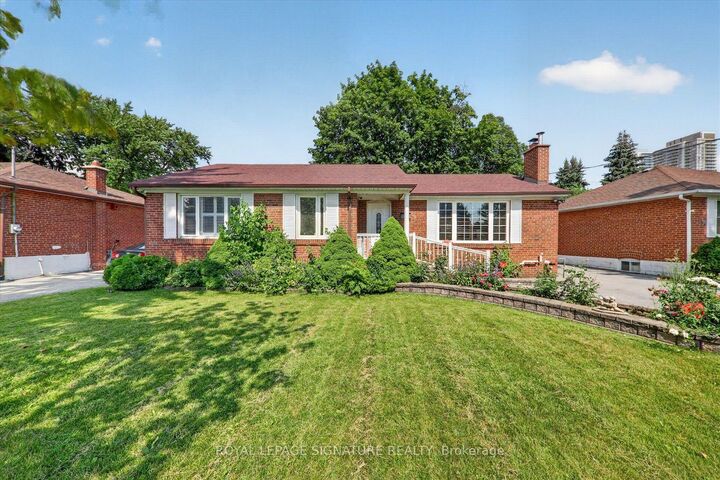 Property Photo:  9 Lejune Road  ON M1T 2S6 