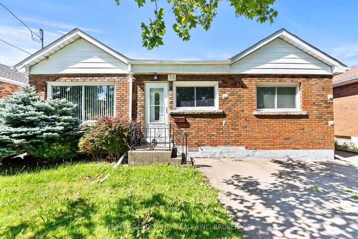 Property Photo: 36 Rose Avenue ON L2V 3C6