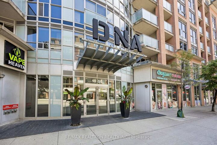 Property Photo:  1005 King Street W 512  ON M6K 3M8 
