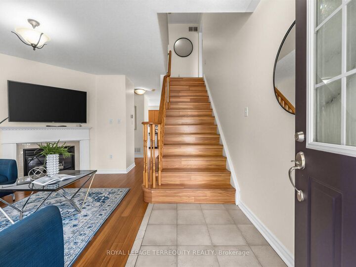 Property Photo:  83 Tianalee Crescent  ON L7A 2X4 